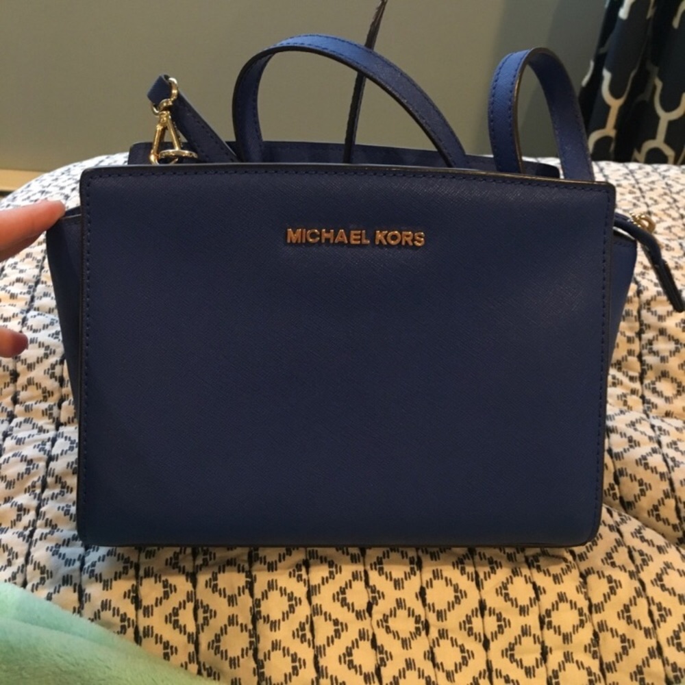 Michael kors crossbody